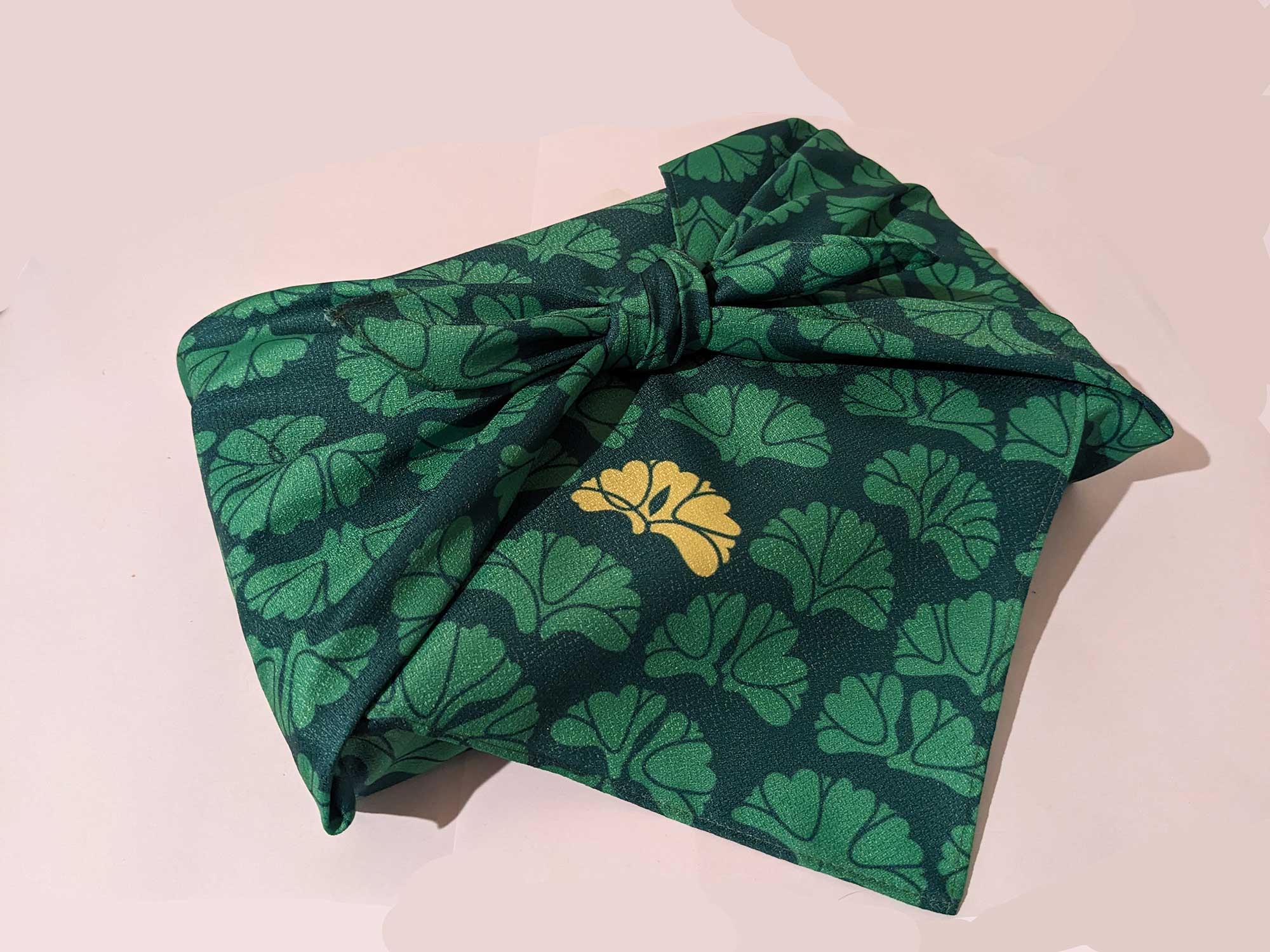 イチョウウキゴケの風呂敷